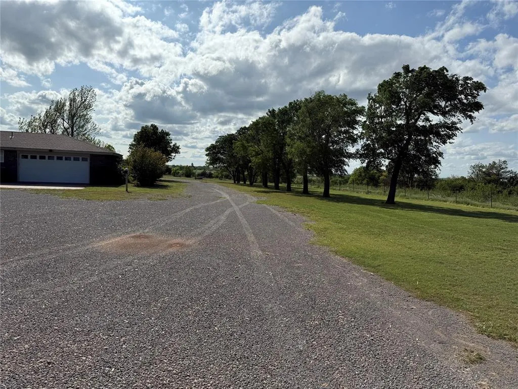 Photo 4 — 33166 State 58 Highway, Carnegie, OK 73015