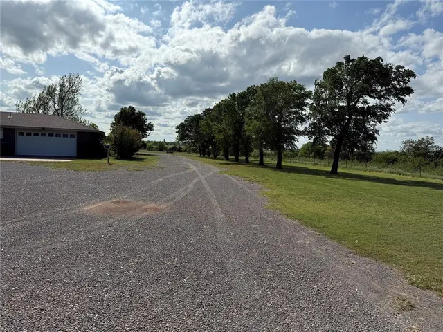 Photo 4 — 33166 State 58 Highway, Carnegie, OK 73015