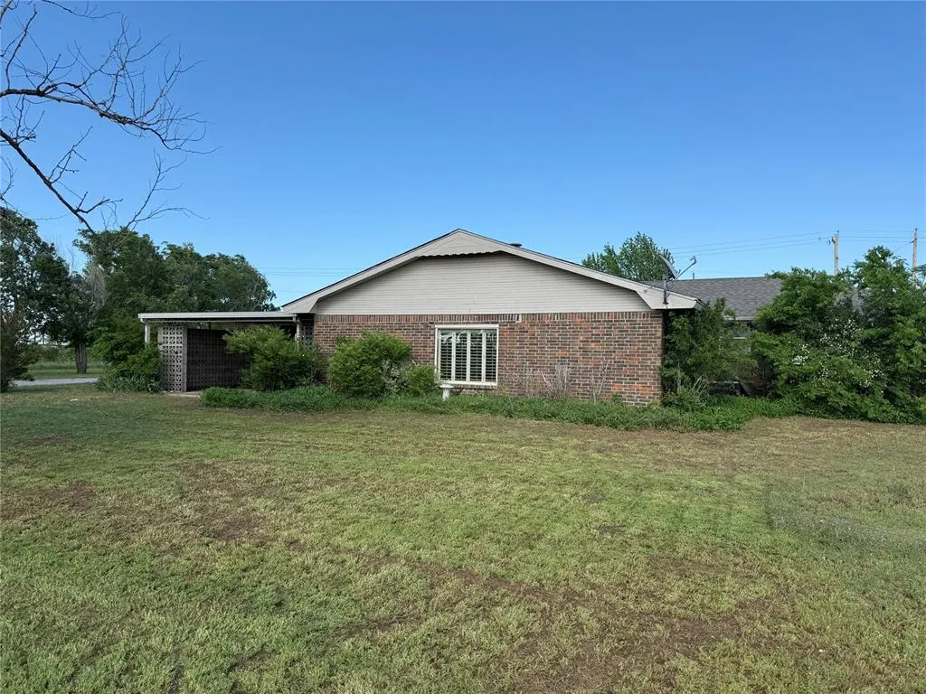 Photo 6 — 33166 State 58 Highway, Carnegie, OK 73015
