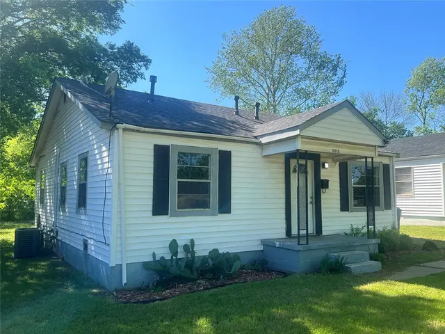 Photo 2 — 1313 Jefferson Street, Seminole, OK 74868