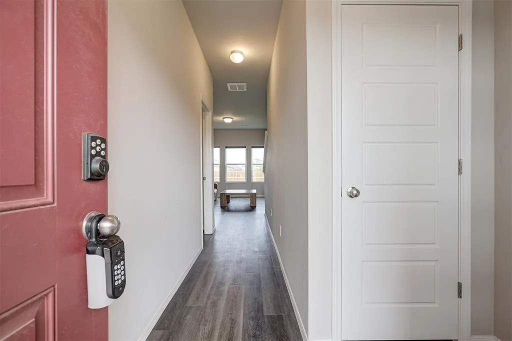 Photo 3 — 1821 Easton Lane, Oklahoma City, OK 73127