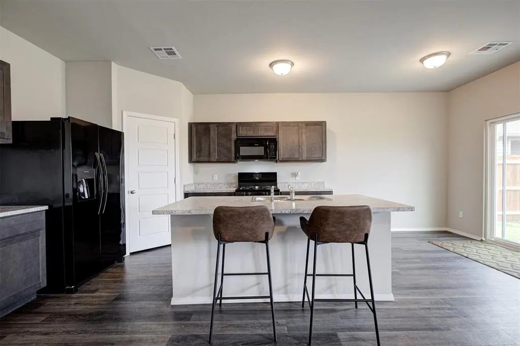 Photo 9 — 1821 Easton Lane, Oklahoma City, OK 73127
