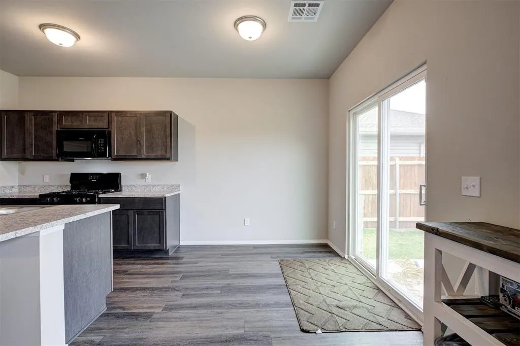 Photo 14 — 1821 Easton Lane, Oklahoma City, OK 73127