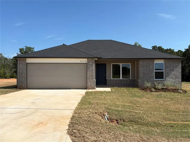 Front exterior — 31116 Blackberry Ridge, McLoud, OK 74851