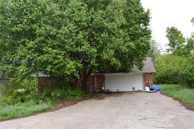 Photo 4 — 13200 NW 10th Street, Yukon, OK 73099