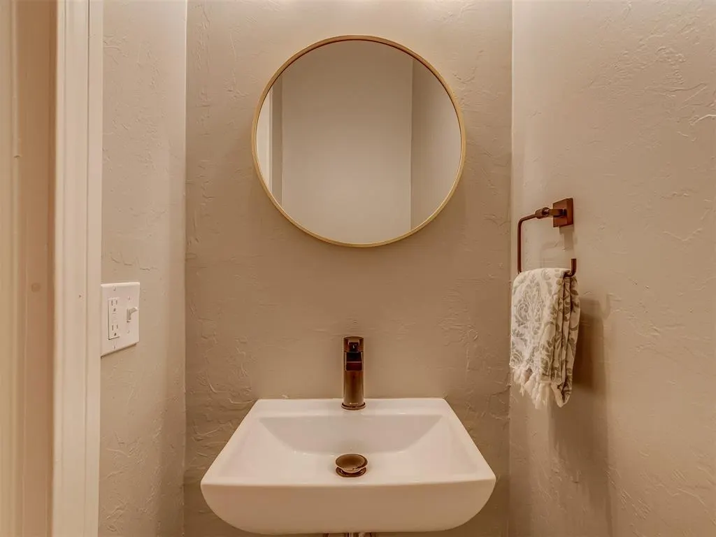 Photo 17 — 634 NE 16th Street, Oklahoma City, OK 73104