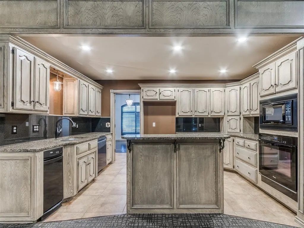 Photo 16 — 1403 Pecan Drive, Blanchard, OK 73010