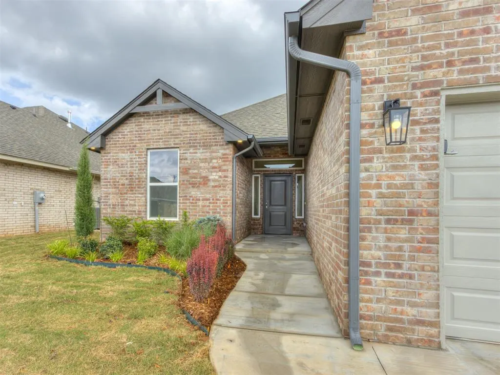 Photo 3 — 5004 Misty Wood Lane, Mustang, OK 73064