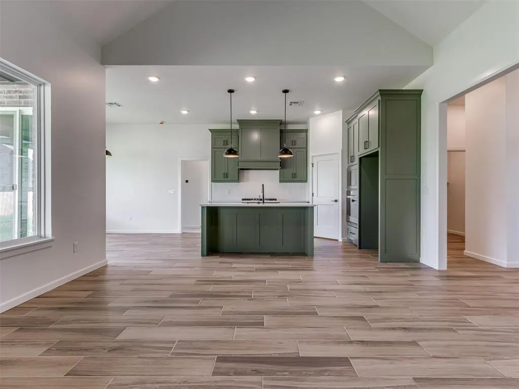 Photo 9 — 5004 Misty Wood Lane, Mustang, OK 73064