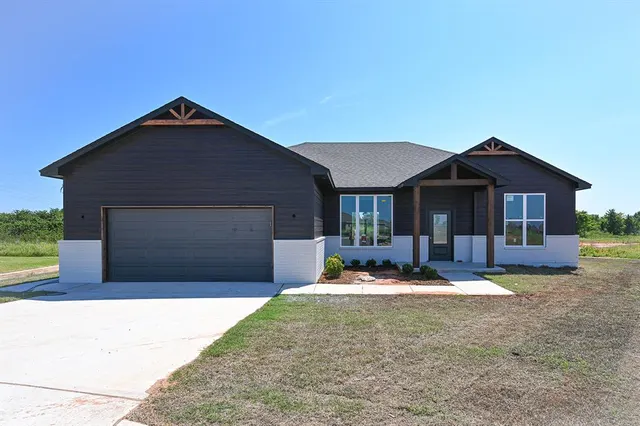 Front exterior — 1232 E Stallion Lane, Mustang, OK 73064