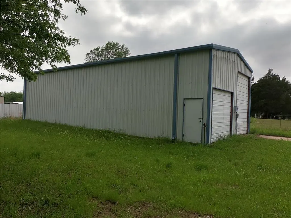 Photo 3 — 421874 E 1155 Road, Eufaula, OK 74432