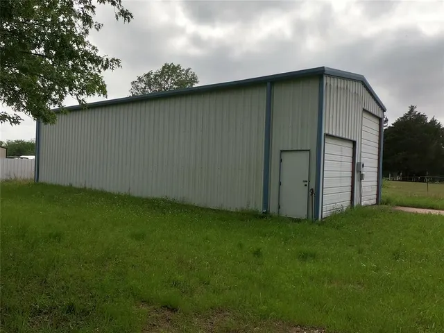 Photo 3 — 421874 E 1155 Road, Eufaula, OK 74432