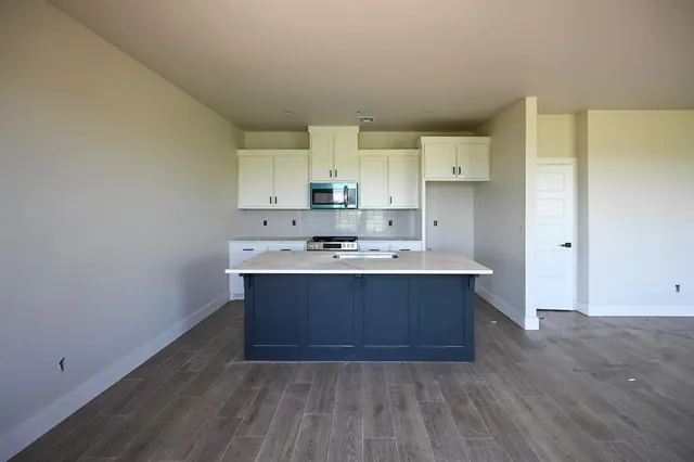 Photo 3 — 1237 E Ruger Lane, Mustang, OK 73064