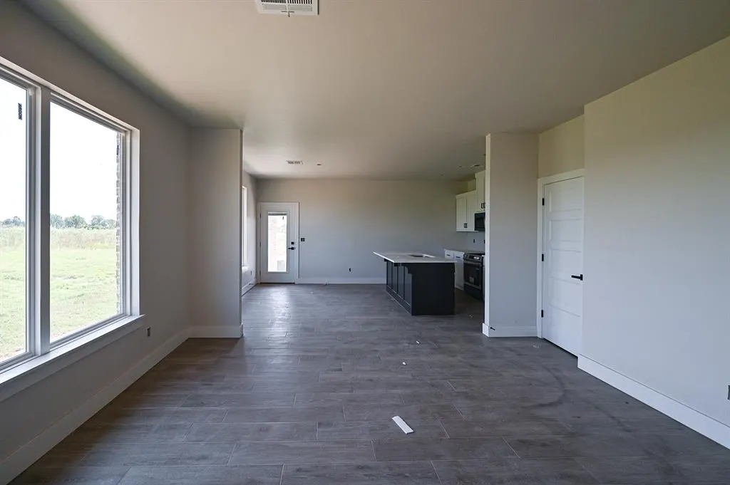 Photo 6 — 1237 E Ruger Lane, Mustang, OK 73064