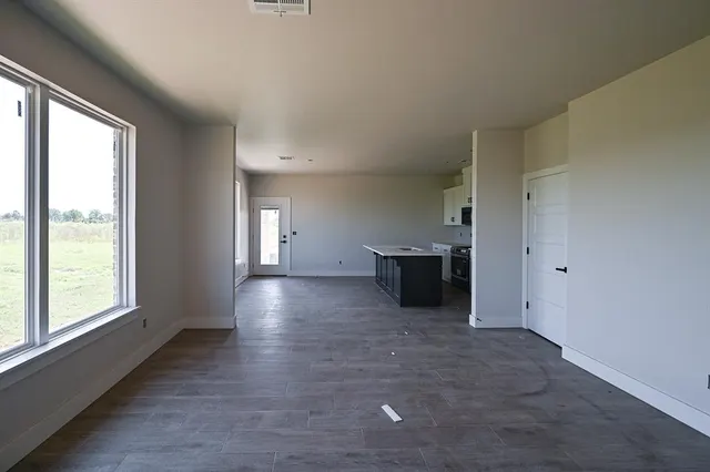 Photo 6 — 1237 E Ruger Lane, Mustang, OK 73064