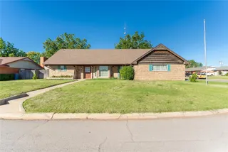 Sold home at 1619 Crestview Drive