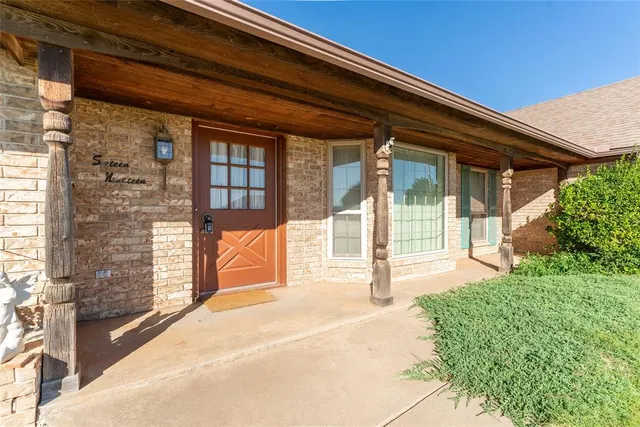 Photo 4 — 1619 Crestview Drive, Cordell, OK 73632