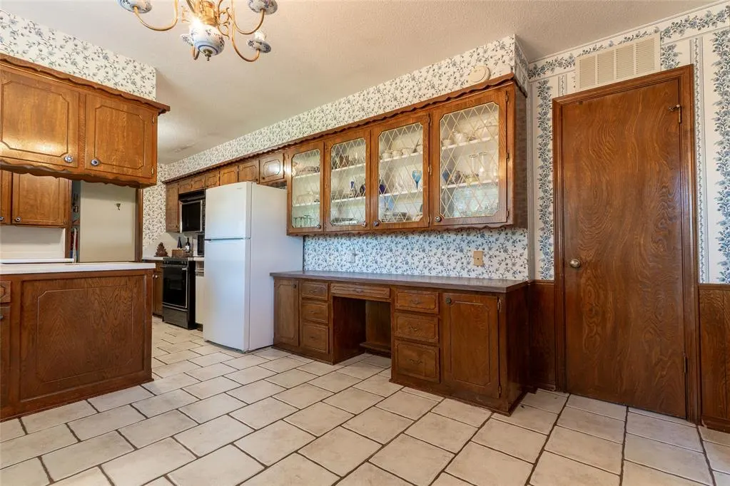 Photo 15 — 1619 Crestview Drive, Cordell, OK 73632