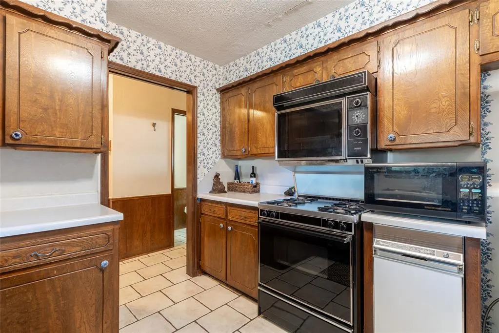 Photo 20 — 1619 Crestview Drive, Cordell, OK 73632