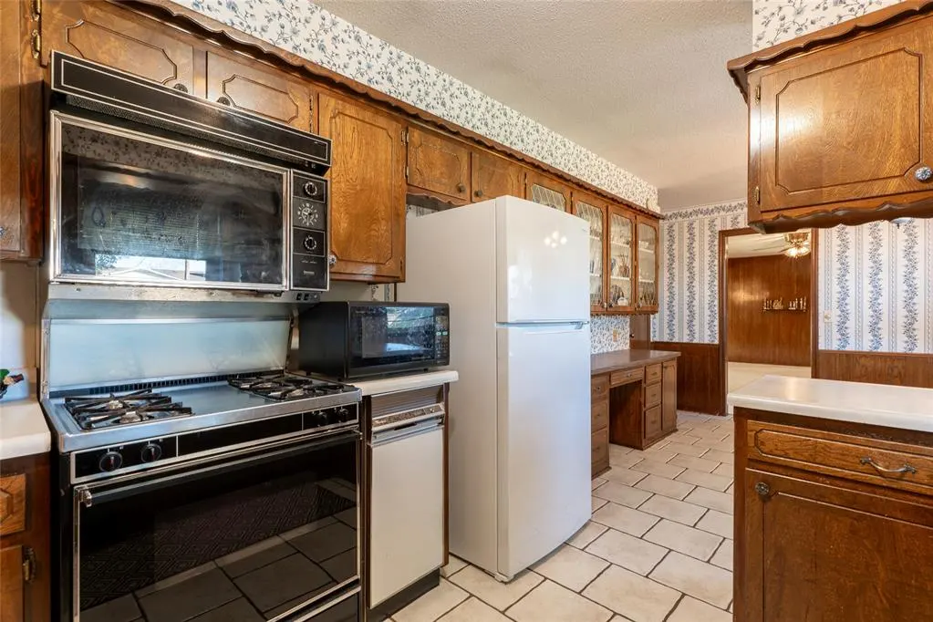 Photo 14 — 1619 Crestview Drive, Cordell, OK 73632