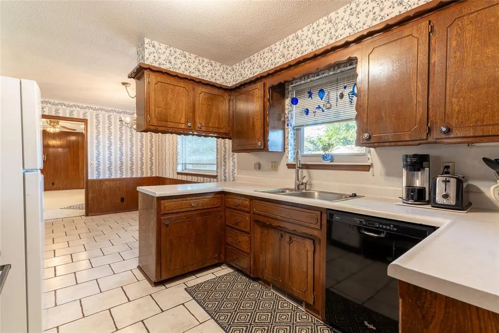 Photo 22 — 1619 Crestview Drive, Cordell, OK 73632