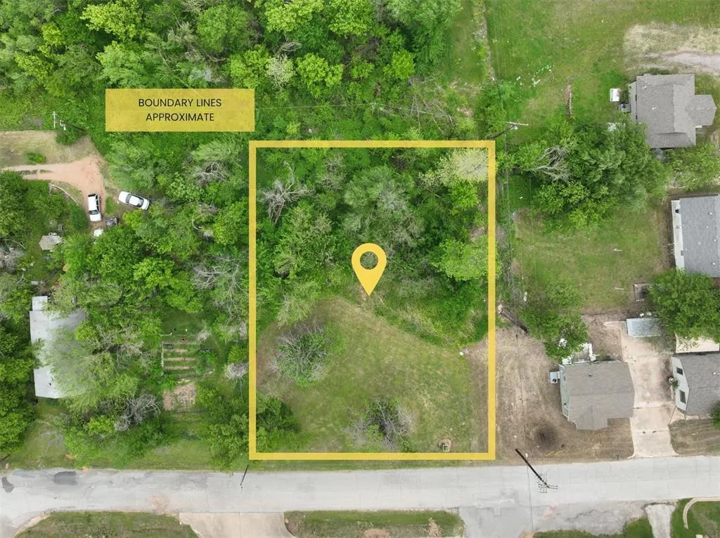 Front exterior — N 4th Street, McLoud, OK 74851