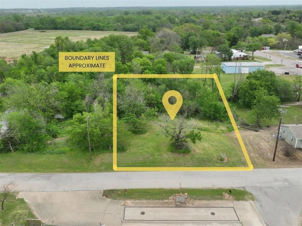 Photo 2 — N 4th Street, McLoud, OK 74851