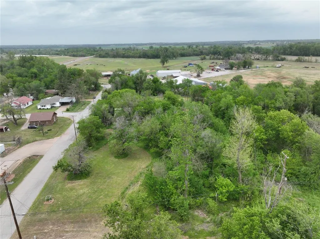 Photo 4 — N 4th Street, McLoud, OK 74851