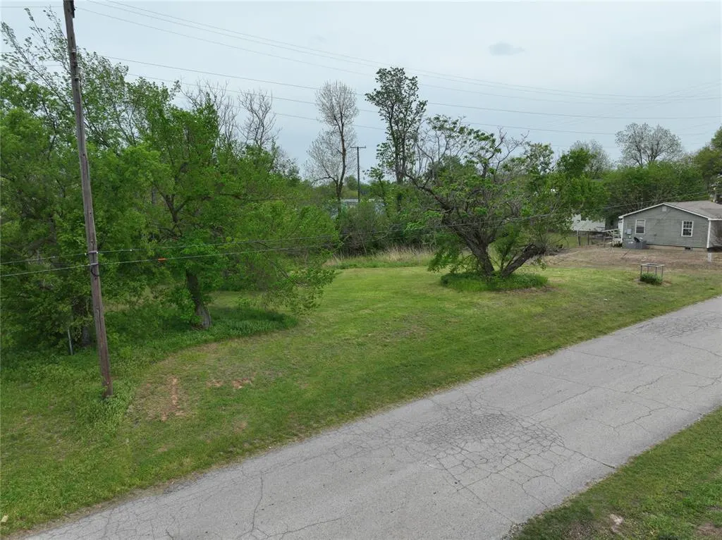 Photo 11 — N 4th Street, McLoud, OK 74851