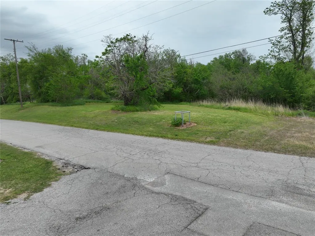 Photo 12 — N 4th Street, McLoud, OK 74851
