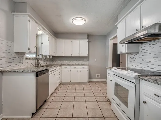 Photo 4 — 5008 N Warren Avenue, Oklahoma City, OK 73112