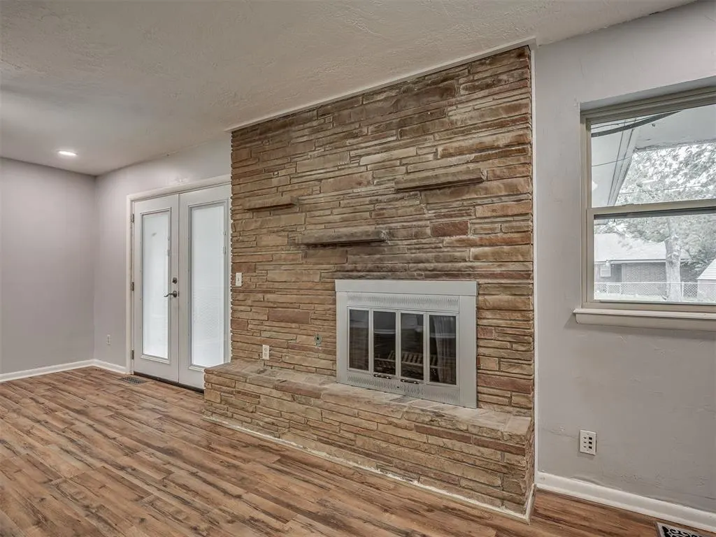 Photo 6 — 5008 N Warren Avenue, Oklahoma City, OK 73112