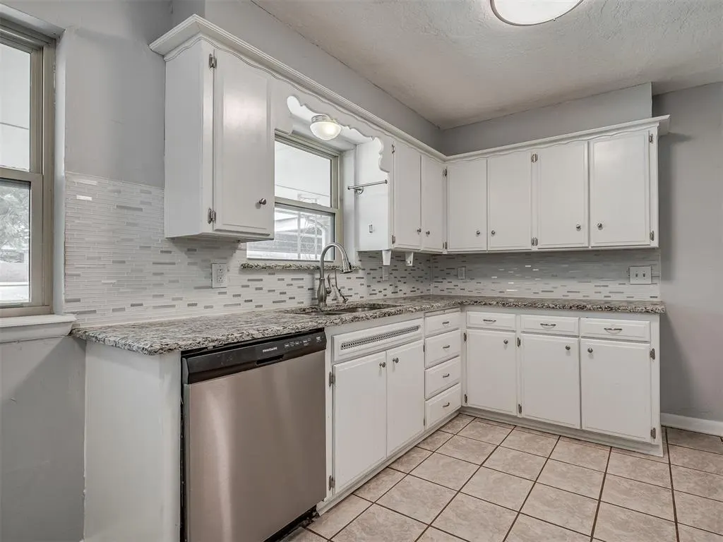 Photo 14 — 5008 N Warren Avenue, Oklahoma City, OK 73112