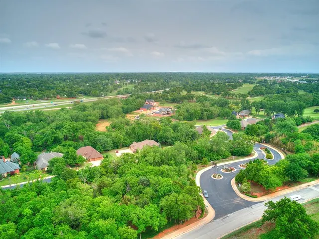 Photo 3 — 4404 Redbud Circle, Oklahoma City, OK 73111