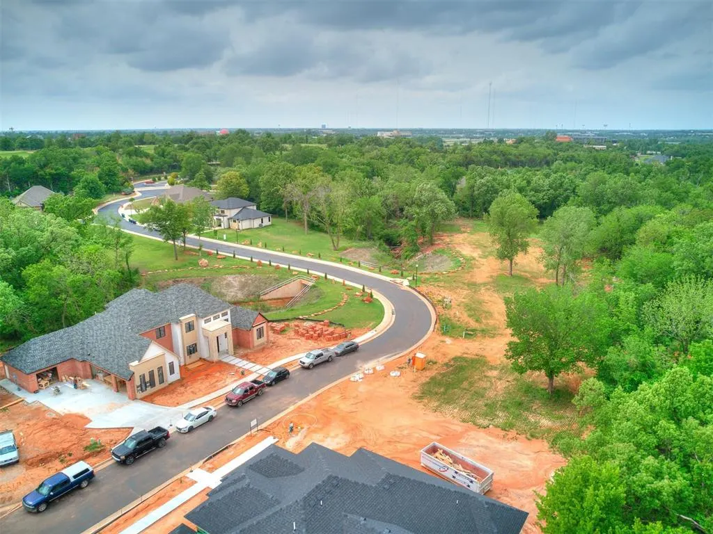 Photo 5 — 4404 Redbud Circle, Oklahoma City, OK 73111