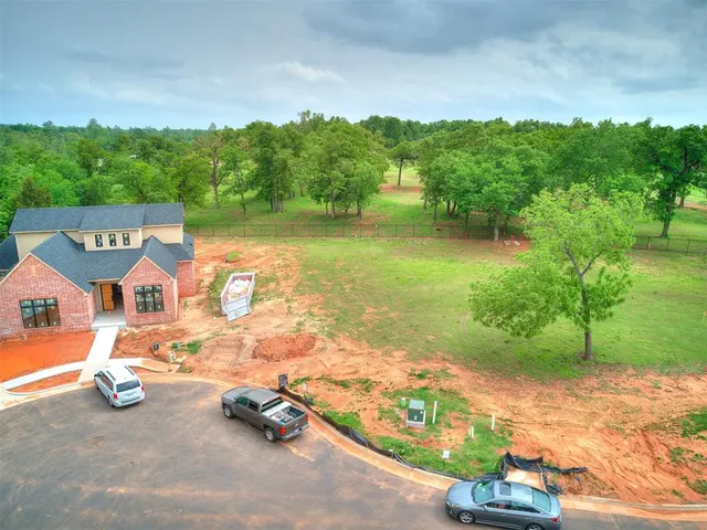 Photo 6 — 4404 Redbud Circle, Oklahoma City, OK 73111