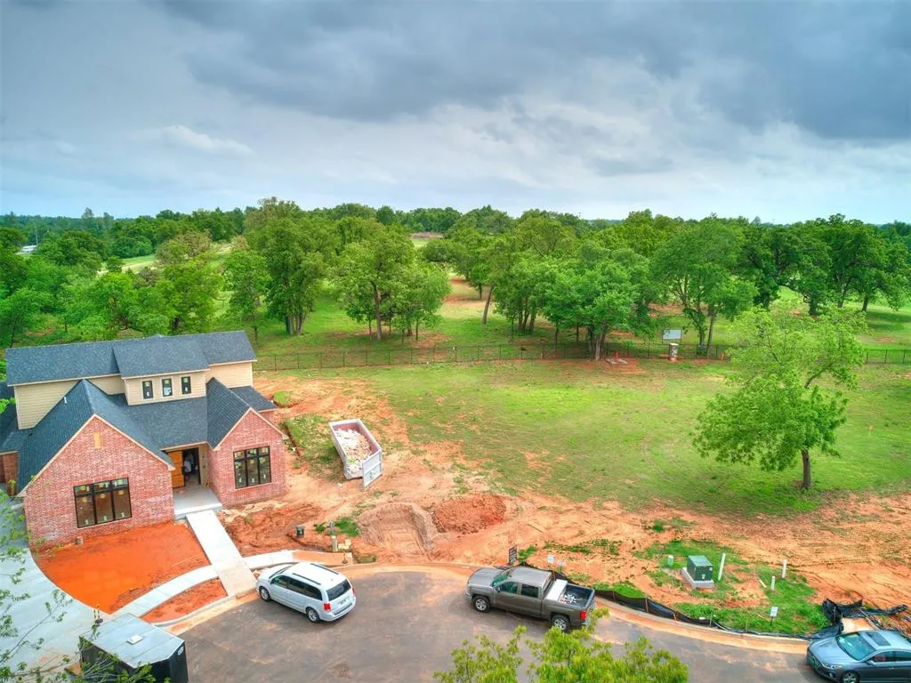 Photo 7 — 4404 Redbud Circle, Oklahoma City, OK 73111