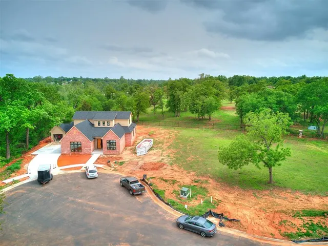 Photo 8 — 4404 Redbud Circle, Oklahoma City, OK 73111