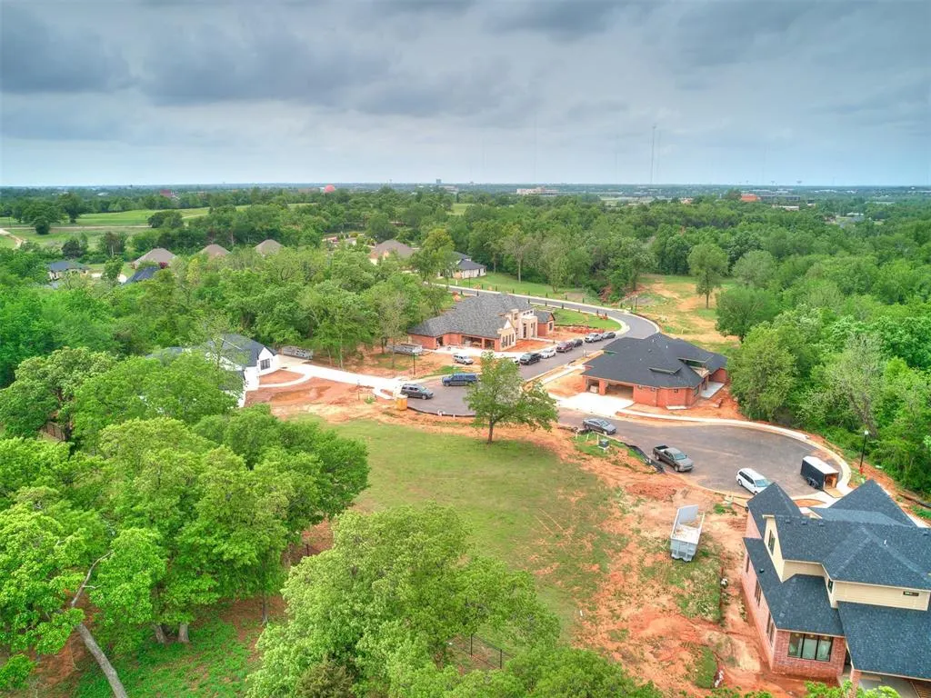 Photo 10 — 4404 Redbud Circle, Oklahoma City, OK 73111