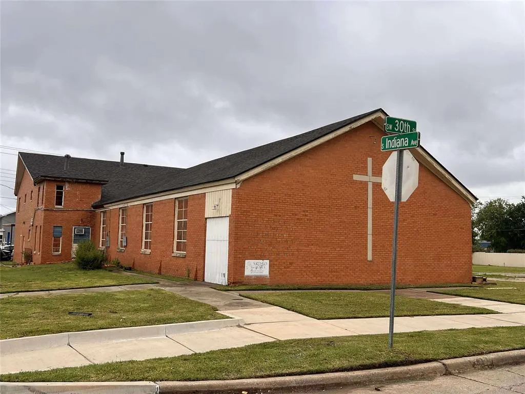 Front exterior — 1345 SW 30th Street, Oklahoma City, OK 73119