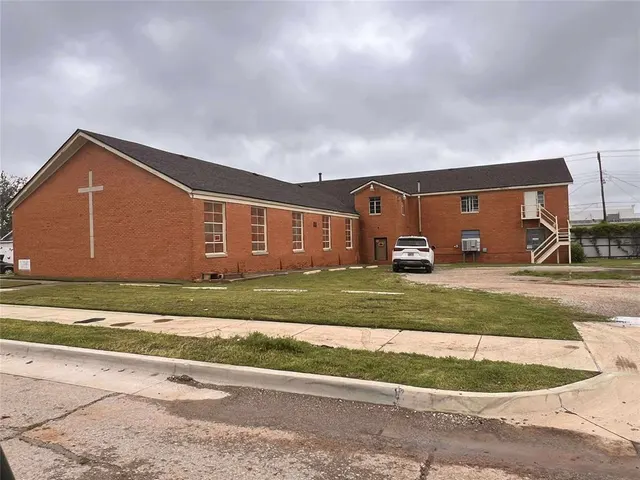 Photo 2 — 1345 SW 30th Street, Oklahoma City, OK 73119