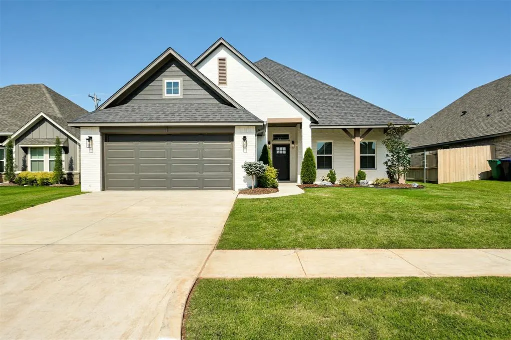 Front exterior — 3401 Slate River Drive, Yukon, OK 73099