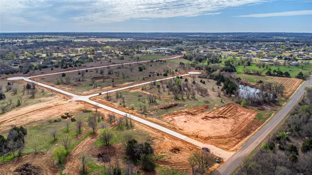 Photo 12 — 2152 Cattle Drive, Guthrie, OK 73044