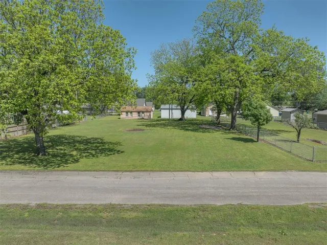 Front exterior — 605 N Wineblood Street, Checotah, OK 74426