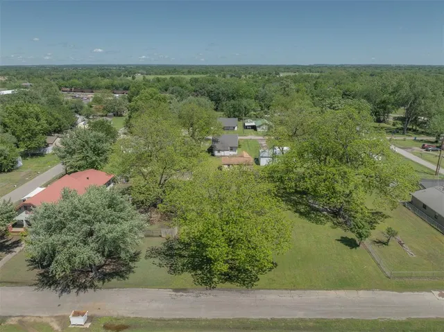 Photo 6 — 605 N Wineblood Street, Checotah, OK 74426