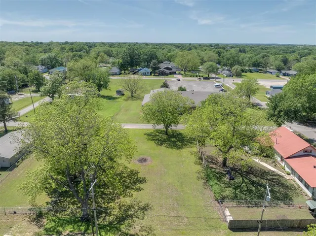 Photo 8 — 605 N Wineblood Street, Checotah, OK 74426