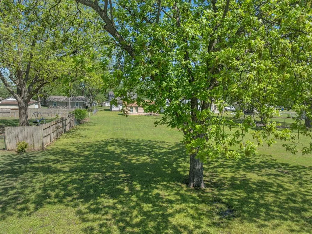 Photo 12 — 605 N Wineblood Street, Checotah, OK 74426