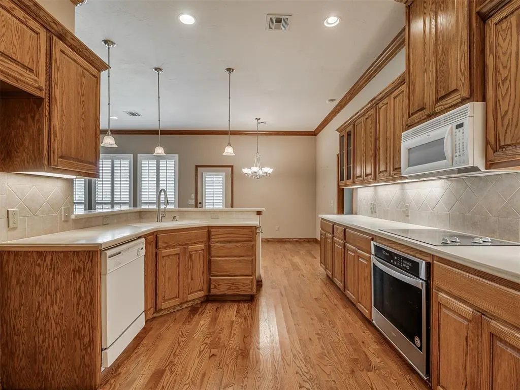 Photo 8 — 5301 NW 123rd Terrace, Oklahoma City, OK 73142