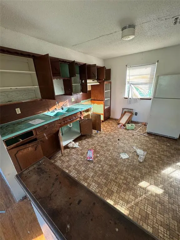 Photo 3 — 4805 S Shallow Brook Drive, Oklahoma City, OK 73129
