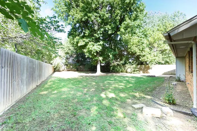 Photo 3 — 305 Cherryvale Road, Edmond, OK 73003